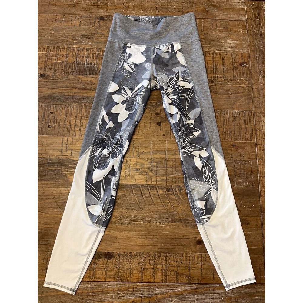 Atletha Gray And White Floral Salutation Leggings XS Yoga Athleisure